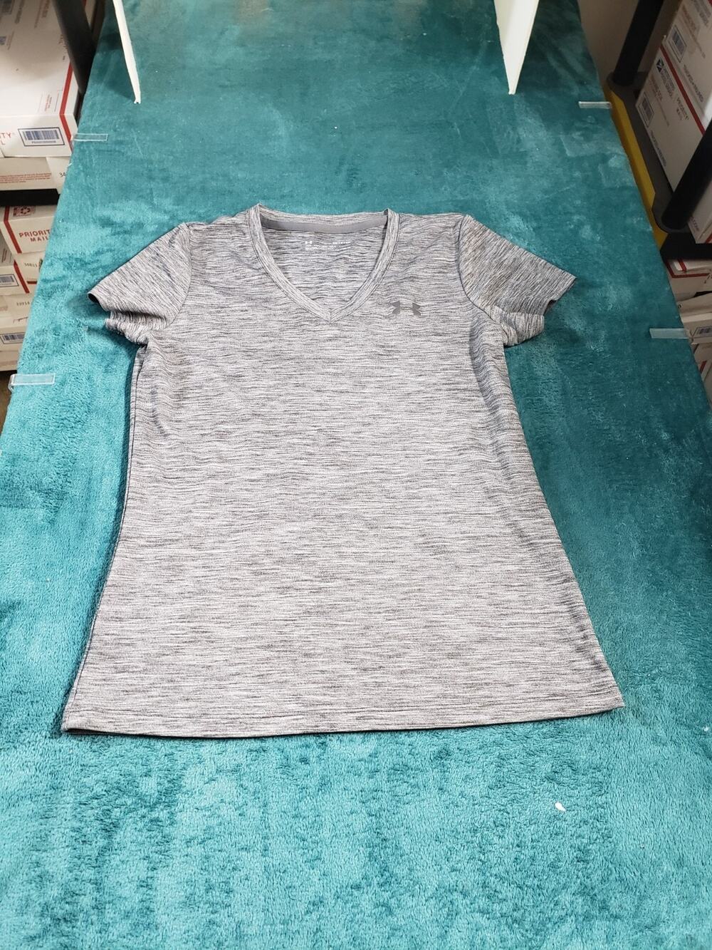 Under Armour Top Size Small Women Gray Performance Heathered Pattern Logo Loose